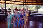 Dancers at Ladda Land Cheigmai