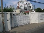 The old house on Soi Aree 3 is gone